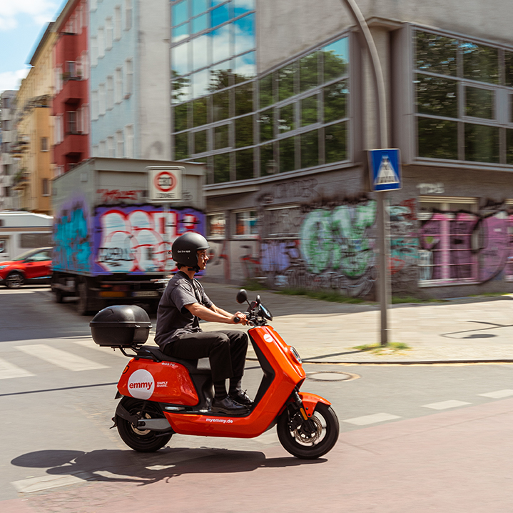 emmy moped sharing